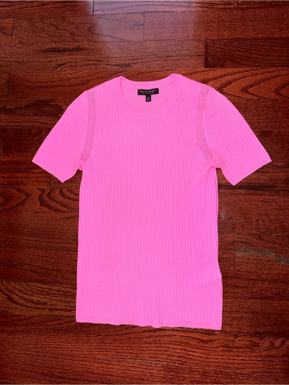 Banana Republic Bubblegum Pink Ribbed Short Sleeve Top